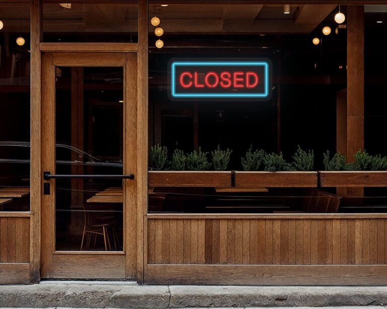 Closed Neon Sign