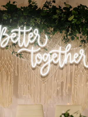 Weddingneonsign_8a372178-b72a-43fe-9fa2-108f67193d2a
